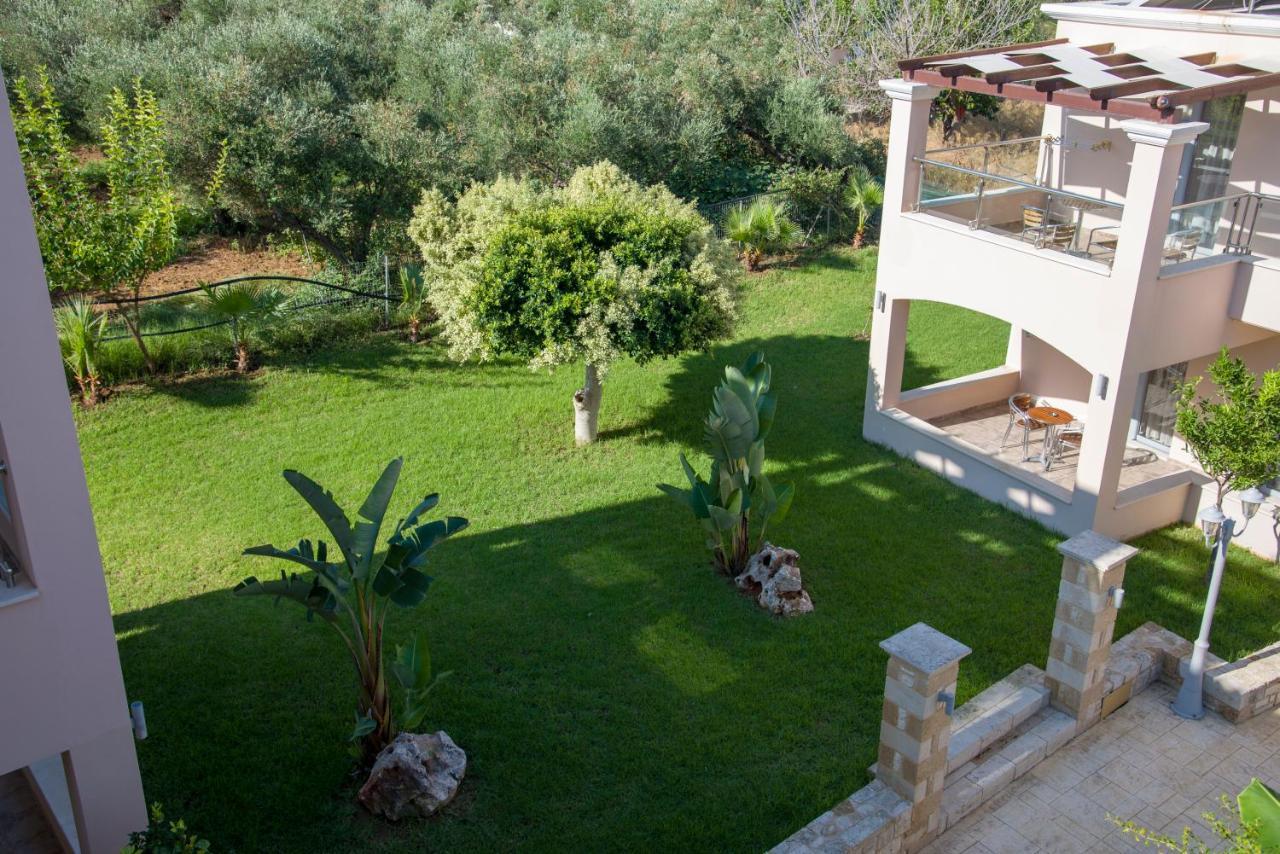Isida Hotel Agia Marina Bagian luar foto