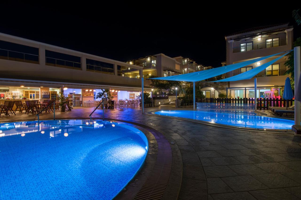 Isida Hotel Agia Marina Bagian luar foto