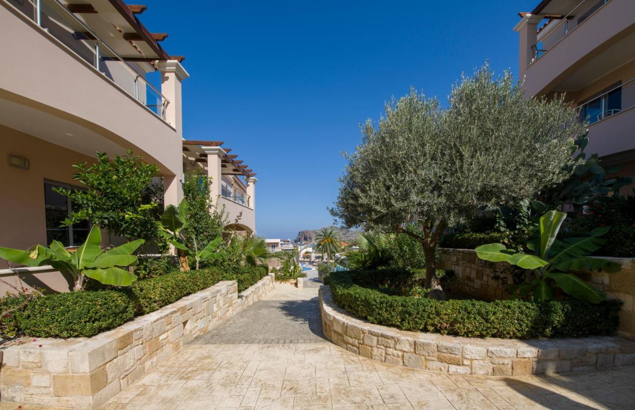 Isida Hotel Agia Marina Bagian luar foto