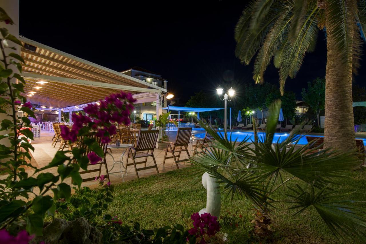 Isida Hotel Agia Marina Bagian luar foto