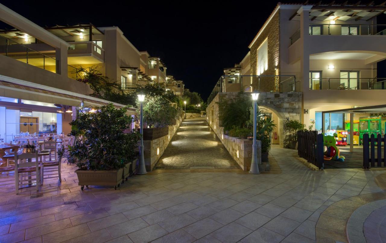 Isida Hotel Agia Marina Bagian luar foto