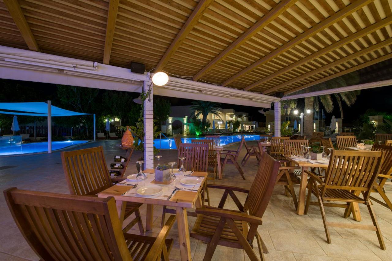 Isida Hotel Agia Marina Bagian luar foto