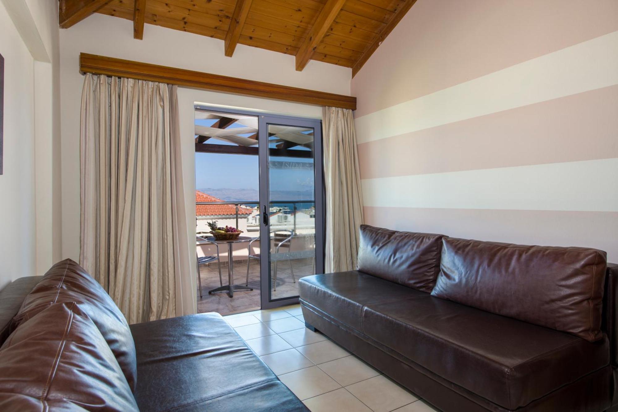 Isida Hotel Agia Marina Bagian luar foto